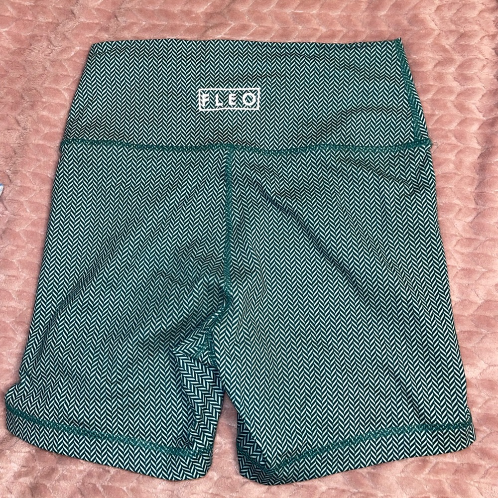 FLEO shorts